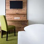 Otel Alb - & 3*