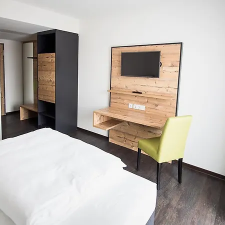 Alb - & מלון מרקלינגן