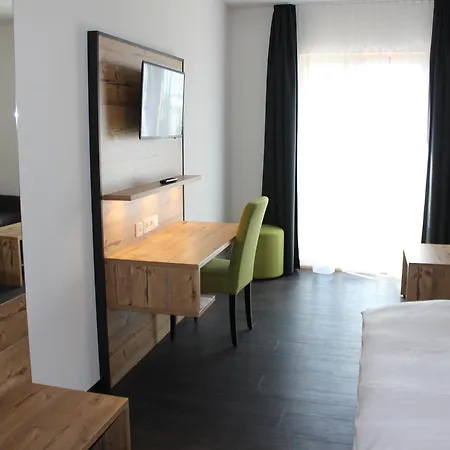 Alb - & מלון מרקלינגן